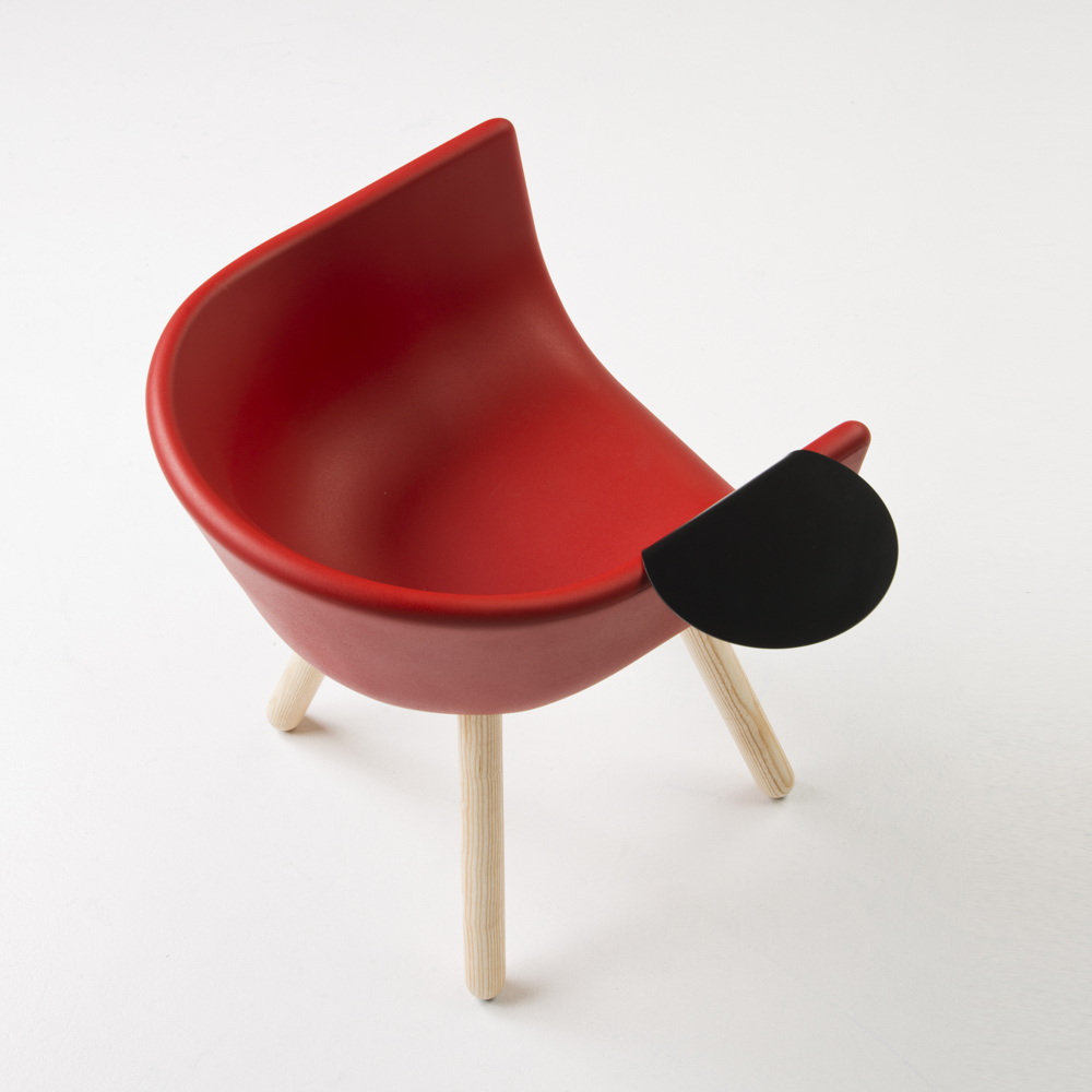 Jane Hamley Wells TULIP_SMALL-TABLE_B guest armchair with table polyurethane seat wood legs